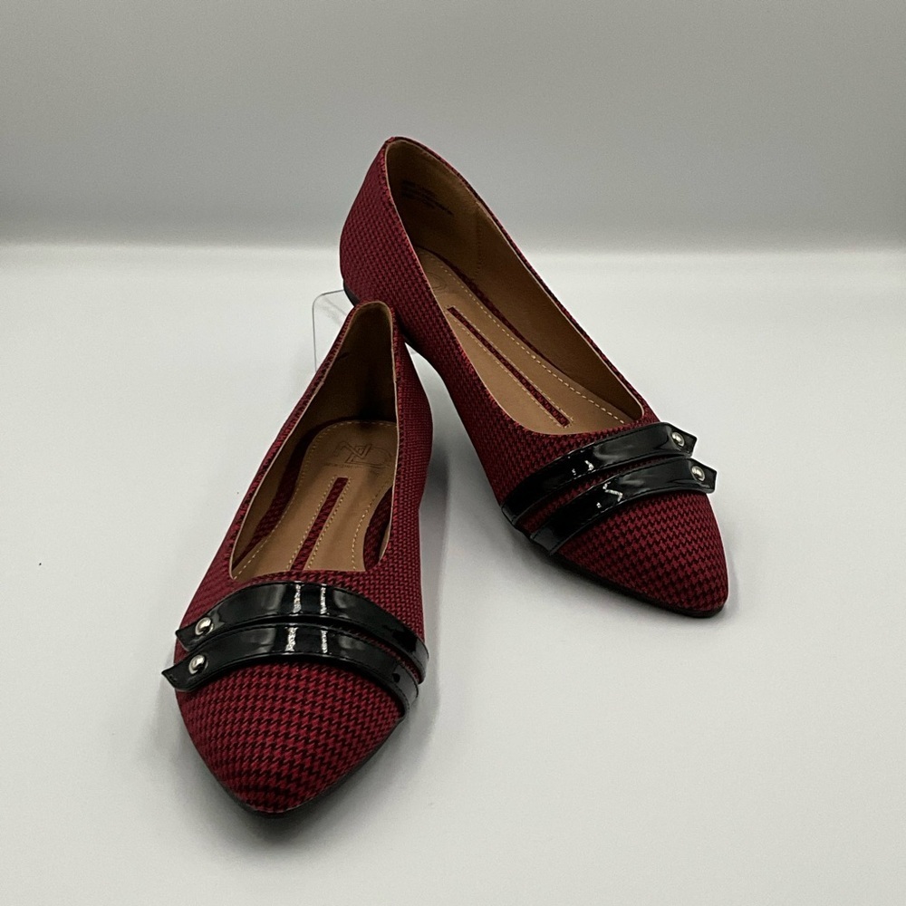 New Directions Shoes Size 7 Burgundy and Black Flats